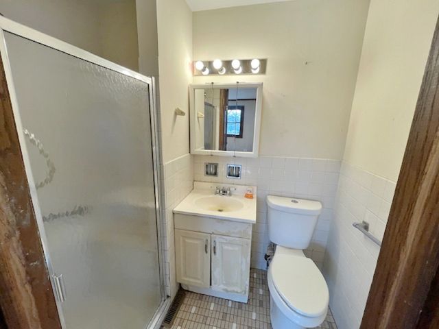 15900 Avalon Avenue, South Holland, IL 60473