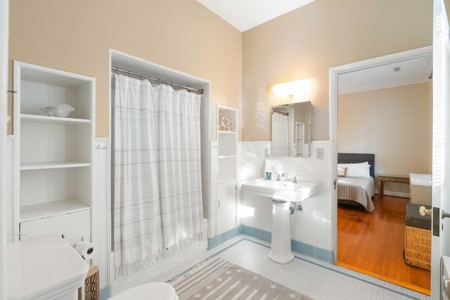 2545 N Hobson Avenue, North Charleston, SC 29405