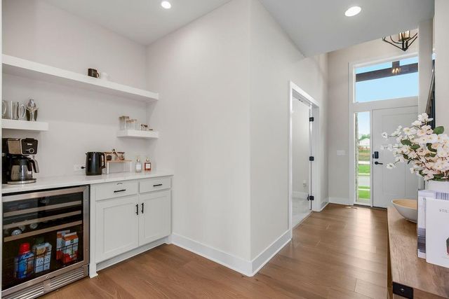 10505 N Flora Avenue, Kansas City, MO 64155