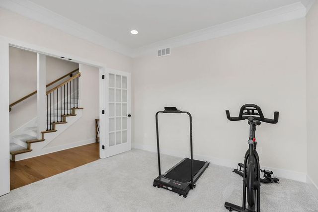 10505 N Flora Avenue, Kansas City, MO 64155