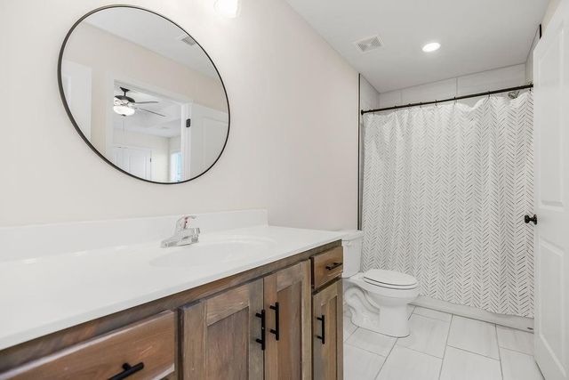 10505 N Flora Avenue, Kansas City, MO 64155