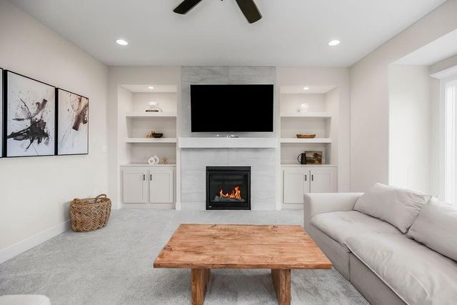 10505 N Flora Avenue, Kansas City, MO 64155