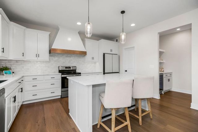 10505 N Flora Avenue, Kansas City, MO 64155