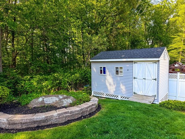 17 Robin Rd, Milford, MA 01757