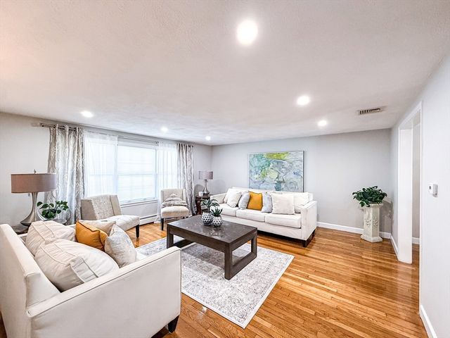 17 Robin Rd, Milford, MA 01757