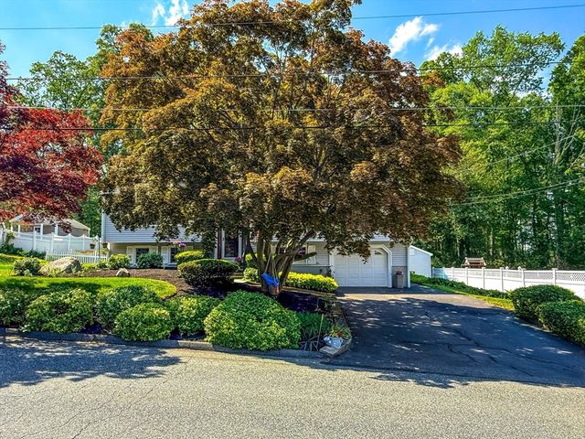 17 Robin Rd, Milford, MA 01757