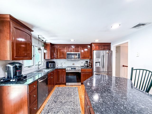17 Robin Rd, Milford, MA 01757