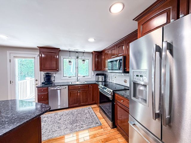 17 Robin Rd, Milford, MA 01757