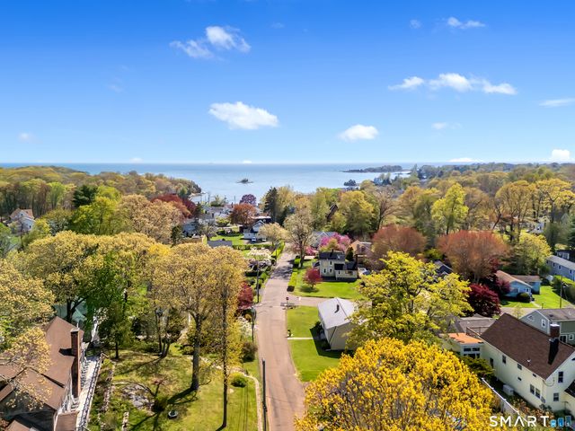 58 Grove St Extension, Branford, CT 06405