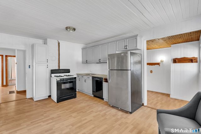 58 Grove St Extension, Branford, CT 06405