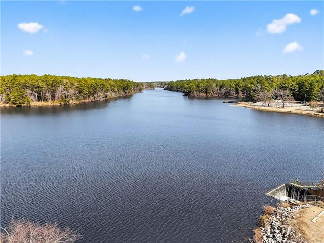 1083 Strickland Bridge Road, Fayetteville, NC 28304
