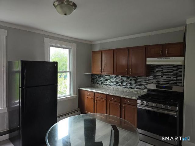 274 Orange Street 2nd floor, Waterbury, CT 06704