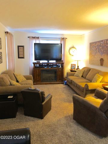 225 N Jackson Avenue, Joplin, MO 64801