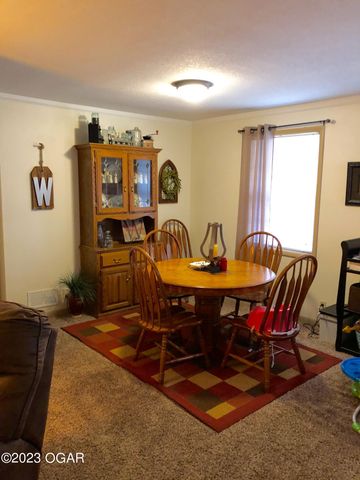 225 N Jackson Avenue, Joplin, MO 64801