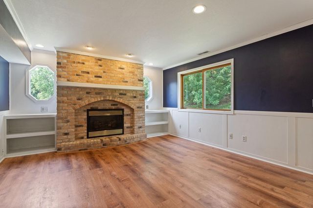 2455 Queensport Road, Woodbury, MN 55125