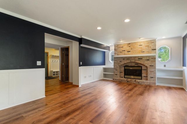 2455 Queensport Road, Woodbury, MN 55125
