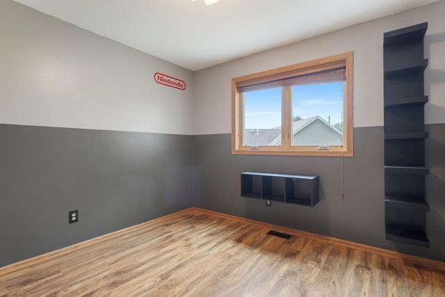 2455 Queensport Road, Woodbury, MN 55125