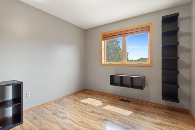 2455 Queensport Road, Woodbury, MN 55125
