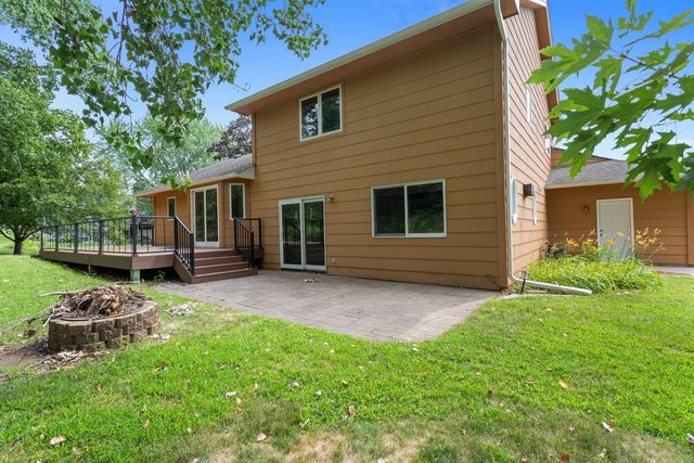 2455 Queensport Road, Woodbury, MN 55125