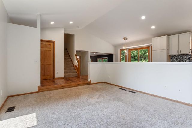 2455 Queensport Road, Woodbury, MN 55125