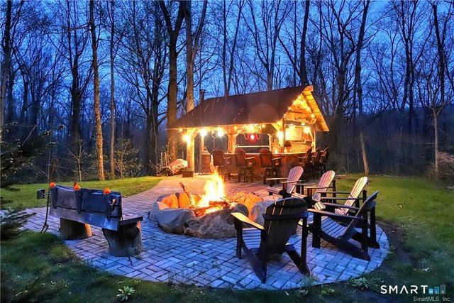 285 Wooding Hill Road, Bethany, CT 06524