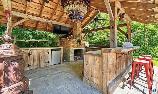 285 Wooding Hill Road, Bethany, CT 06524