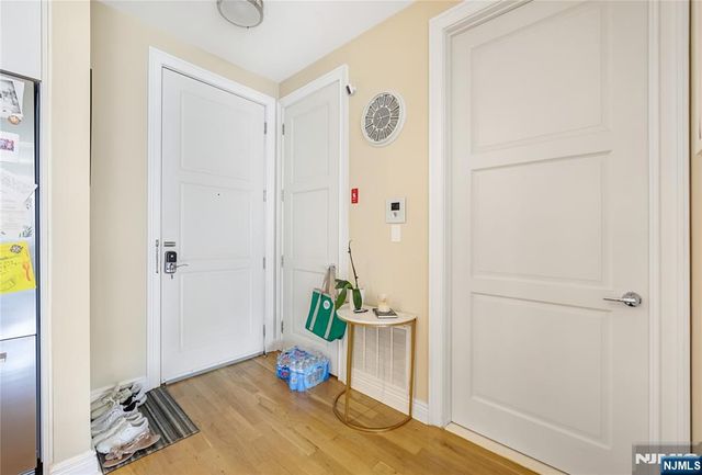 15 Somerset Lane 514, Edgewater, NJ 07020