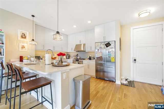 15 Somerset Lane 514, Edgewater, NJ 07020