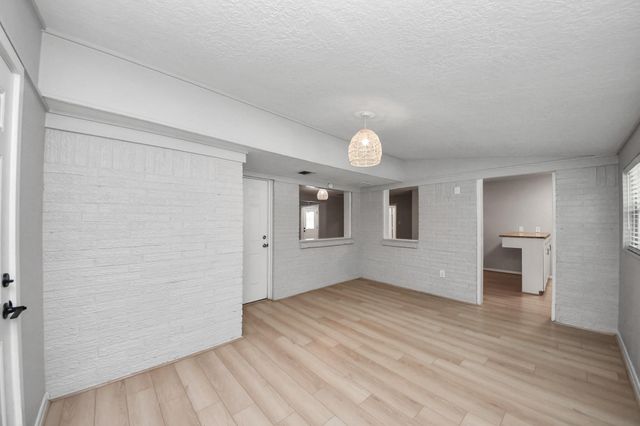 308 Wildwood Lane, Conroe, TX 77301