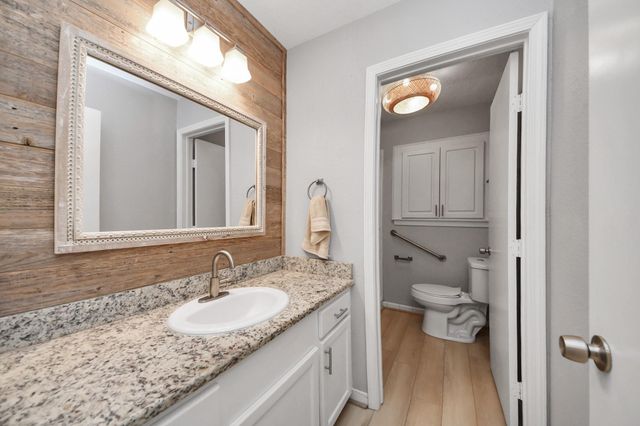 308 Wildwood Lane, Conroe, TX 77301