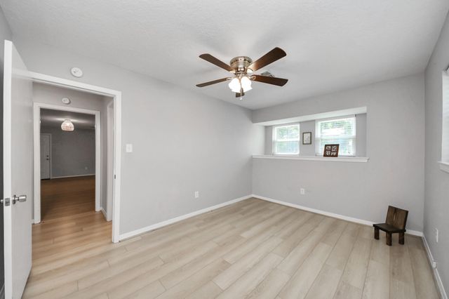 308 Wildwood Lane, Conroe, TX 77301