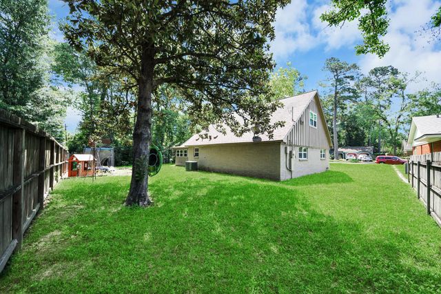 308 Wildwood Lane, Conroe, TX 77301