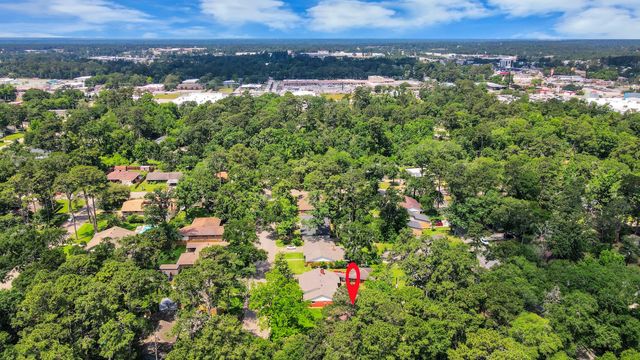 308 Wildwood Lane, Conroe, TX 77301