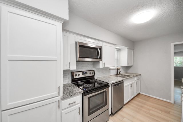 308 Wildwood Lane, Conroe, TX 77301
