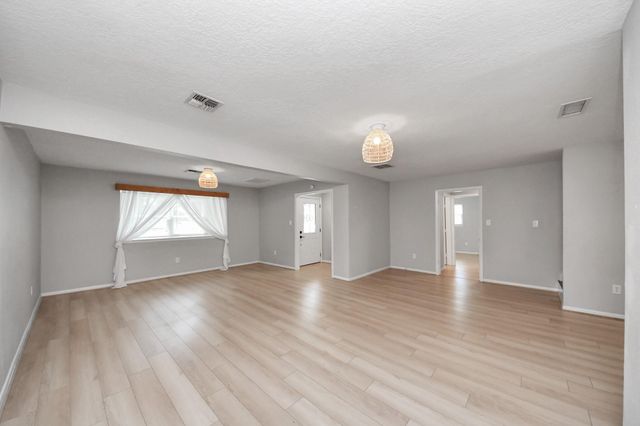 308 Wildwood Lane, Conroe, TX 77301