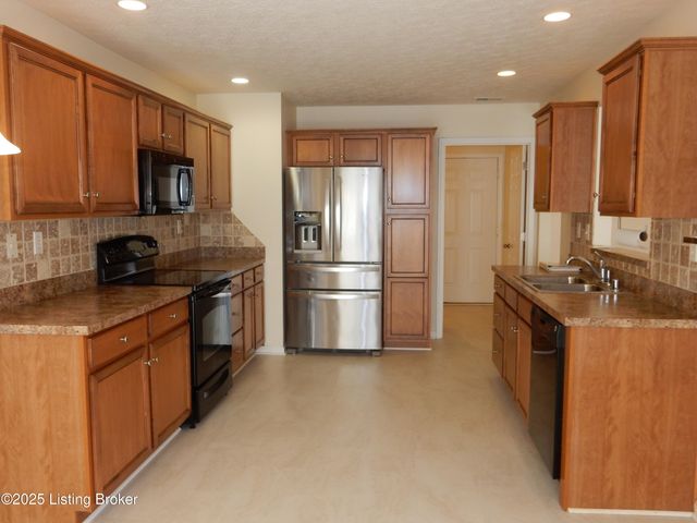 113 Lanai Dr A, Shepherdsville, KY 40165