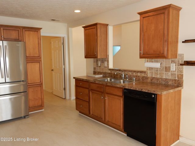 113 Lanai Dr A, Shepherdsville, KY 40165