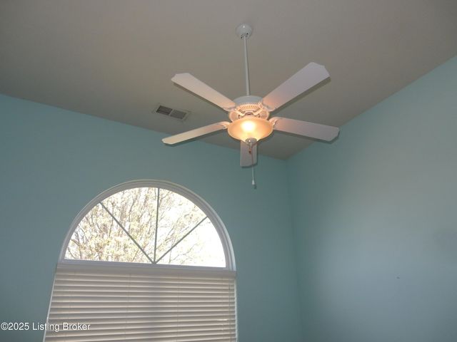 113 Lanai Dr A, Shepherdsville, KY 40165