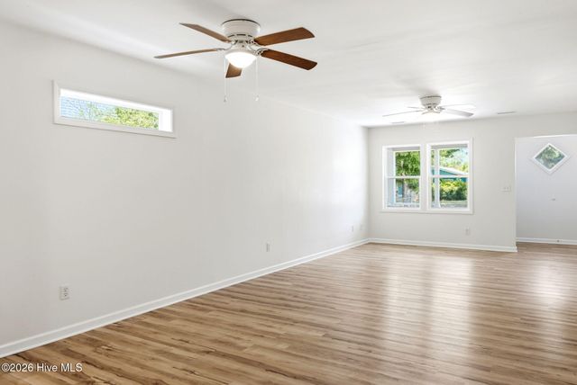 111 NE 20th Street, Oak Island, NC 28465