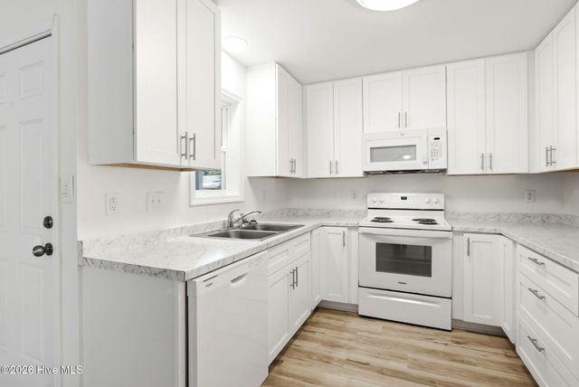111 NE 20th Street, Oak Island, NC 28465