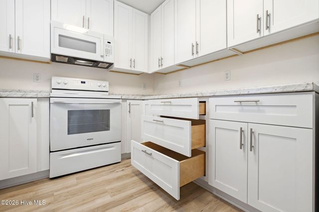 111 NE 20th Street, Oak Island, NC 28465