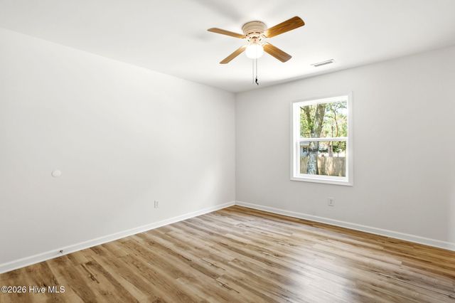 111 NE 20th Street, Oak Island, NC 28465