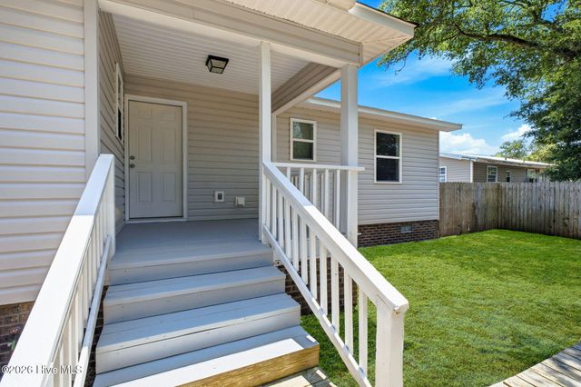111 NE 20th Street, Oak Island, NC 28465