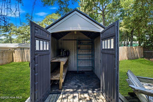 111 NE 20th Street, Oak Island, NC 28465