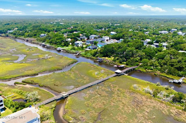 111 NE 20th Street, Oak Island, NC 28465