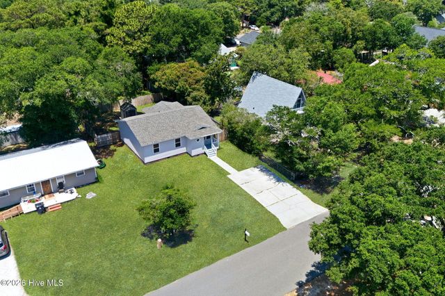 111 NE 20th Street, Oak Island, NC 28465