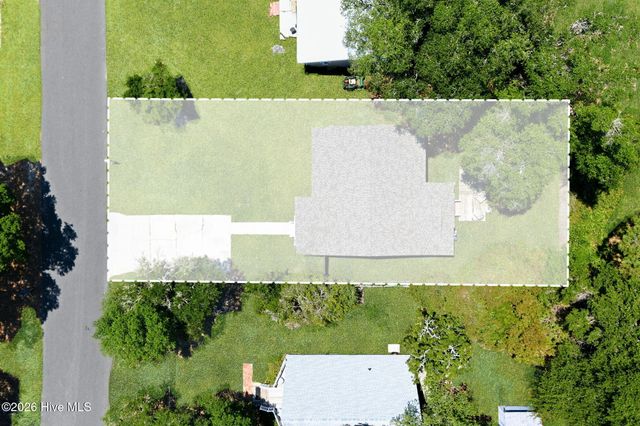 111 NE 20th Street, Oak Island, NC 28465