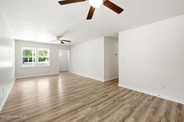 111 NE 20th Street, Oak Island, NC 28465