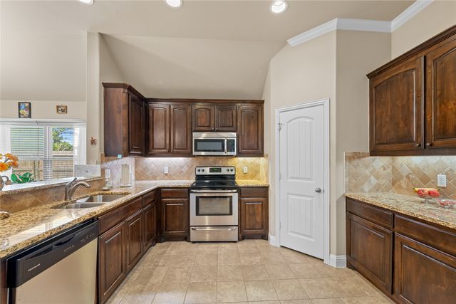 1204 Cutler Street, Tioga, TX 76271