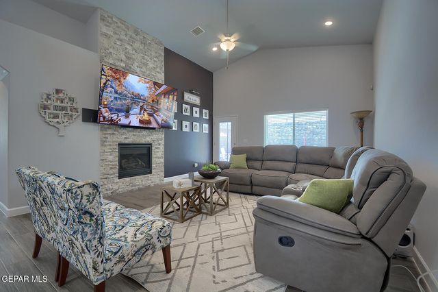 748 Jalynn Grace Drive, Canutillo, TX 79835